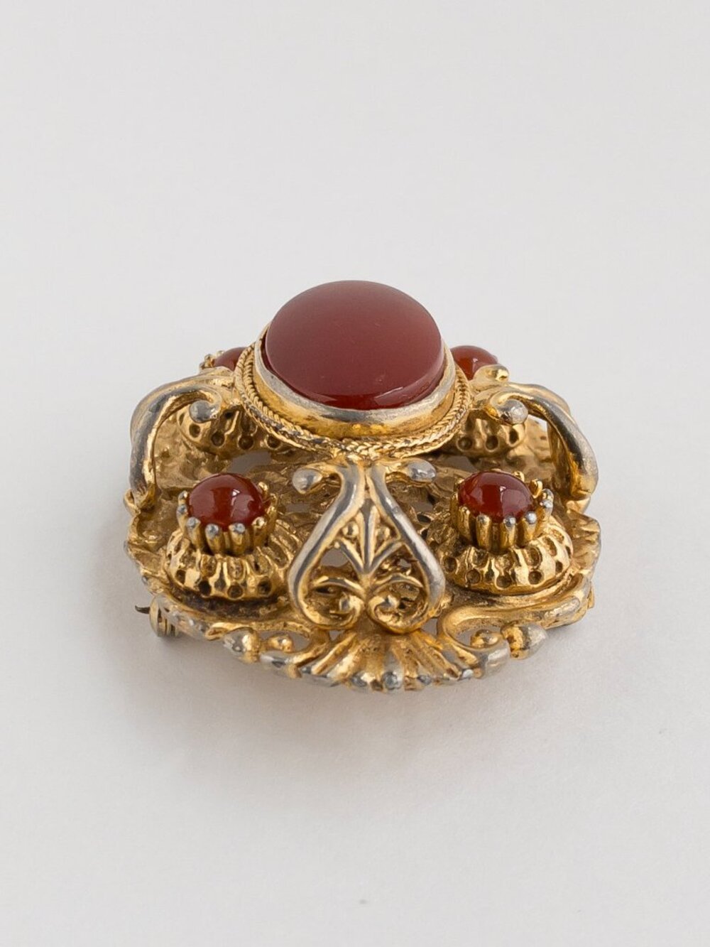 Vintage Sphinx Brooch Red Poured Glass Cabochons Rococo Baroque A530 - Picture 8 of 15